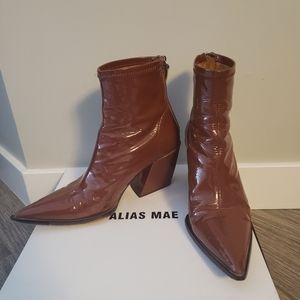 LAST CHANCE Alias Mae Knife Boot, size 39